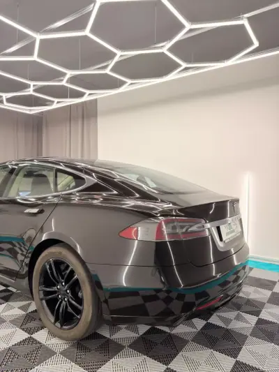 Tesla Model S 2016 - 17500 EUR, 265000 km - foto 6 de 23