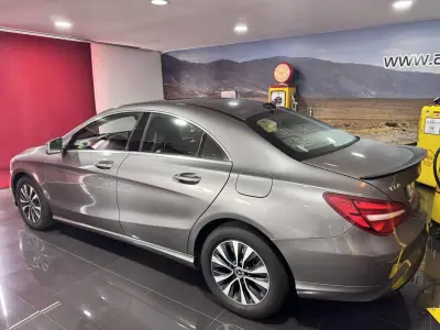 Mercedes-Benz CLA 180 2018 - 21500 EUR, 179900 km - AUTO.MOTO.pt - 179900km - foto 6 de 25