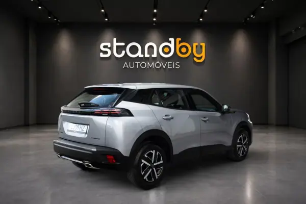 Peugeot 2008 2025 - 22950 EUR, 21000 km - AUTO.MOTO.pt - 21000km - foto 2 de 11