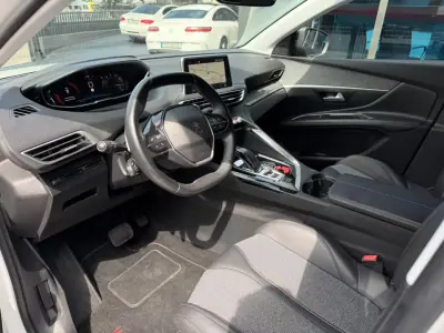 Peugeot 3008 2017 - 17500 EUR, 86000 km - AUTO.MOTO.pt - 86000km - foto 8 de 12