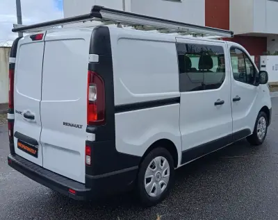 Renault Trafic 2018 - 16490 EUR, 152226 km - AUTO.MOTO.pt - 152226km - foto 5 de 17