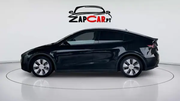 Tesla Model Y 2023 — foto 3 de 16