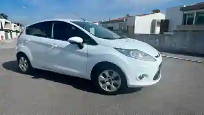 Ford Fiesta 2013 - 7450 EUR, 175000 km - AUTO.MOTO.pt - 175000km - foto 11 de 14