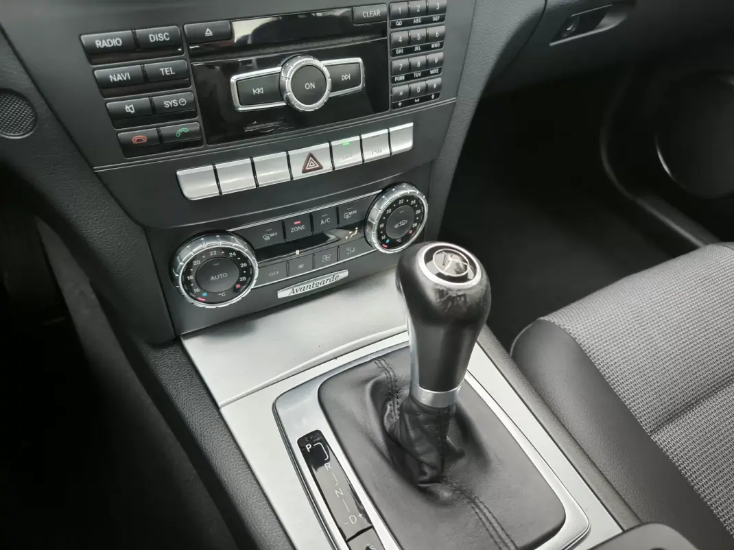 Mercedes-Benz C 220 2011 - 8950 EUR, 430000 km - AUTO.MOTO.pt - 430000km - foto 29 de 52