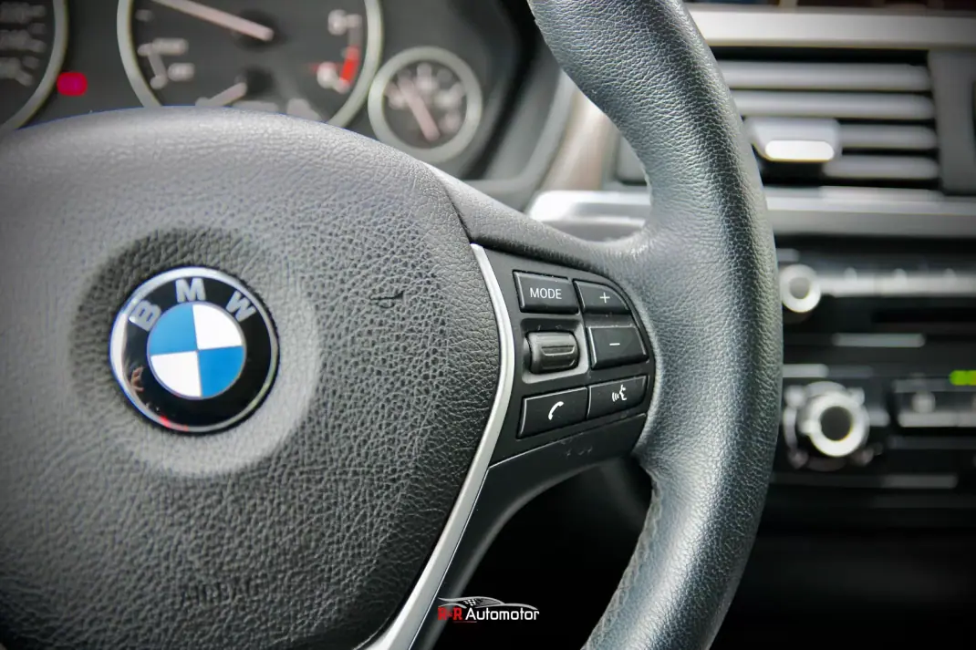 BMW 320 2014 - 15990 EUR, 159000 km - AUTO.MOTO.pt - 159000km - foto 20 de 34