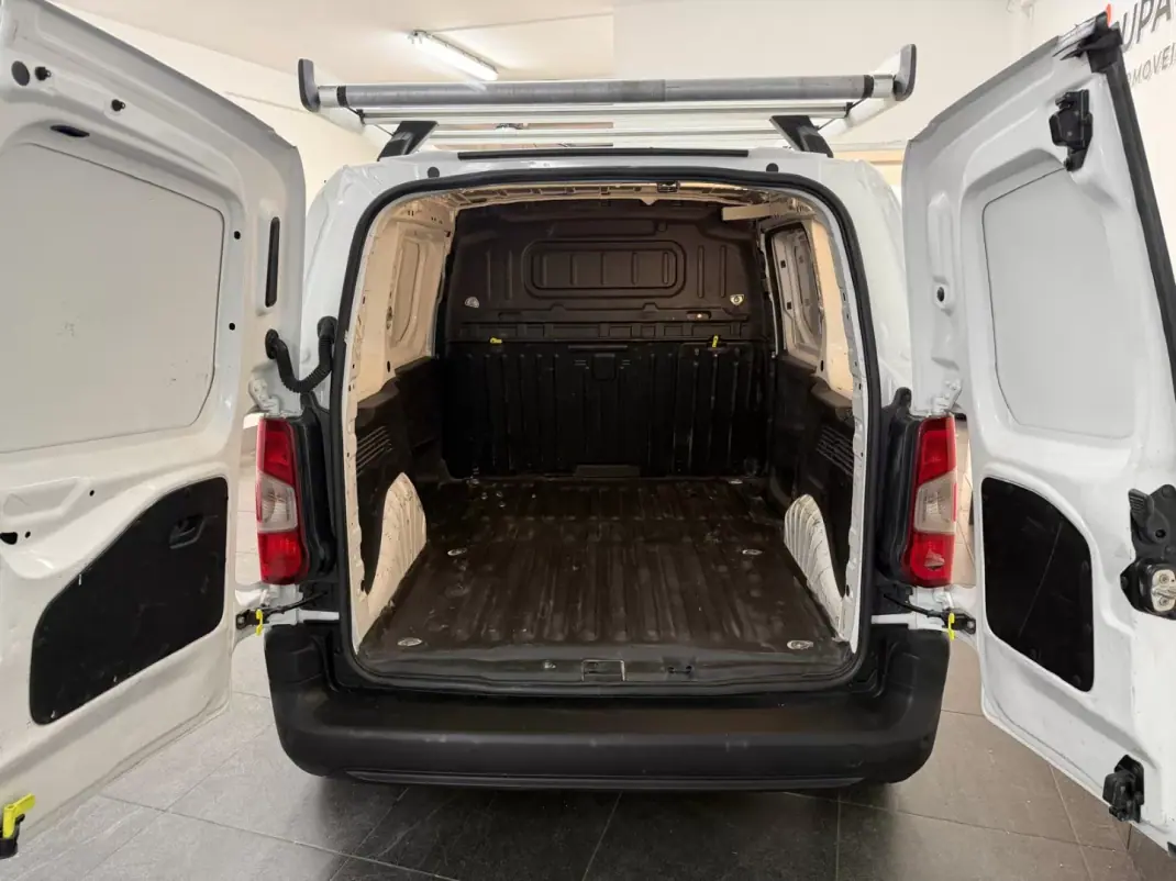 Citroën BERLINGO VAN XL 1.5 BLUE HDI 3 LUGARES 2019 - 12990 EUR, 143000 km - AUTO.MOTO.pt - 143000km - foto 15 de 25