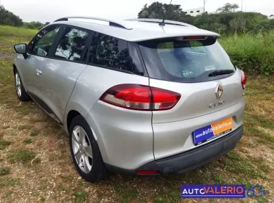 Renault Clio Sport Tourer 2017 - 10950 EUR, 89416 km - AUTO.MOTO.pt - 89416km - foto 7 de 17