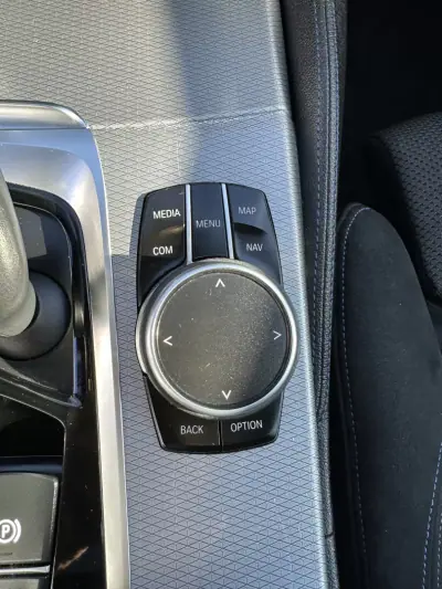 BMW 520 2018 - 28000 EUR, 217000 km - AUTO.MOTO.pt - 217000km - foto 50 de 67
