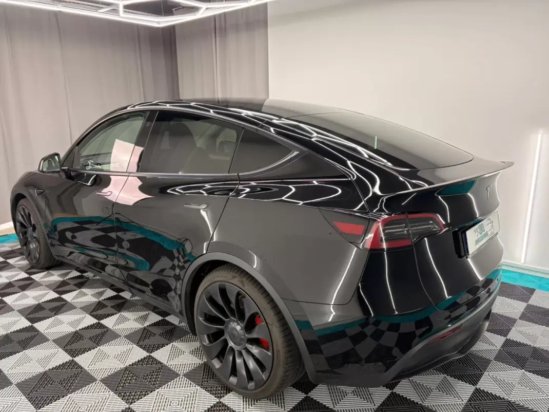Tesla Model Y 2022 - 32500 EUR, 166000 km - 166000km - foto 5 de 21