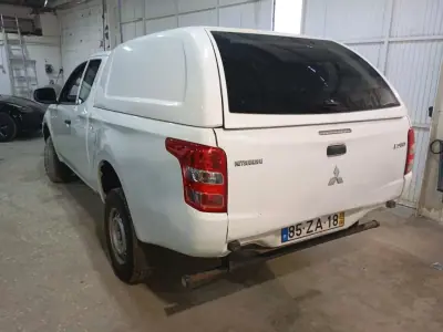 Mitsubishi L200 2.4 DI-D CE 3LUG Club Invite 4WD 2019 - 22900 EUR, 126430 km - AUTO.MOTO.pt - 126430km - foto 3 de 10