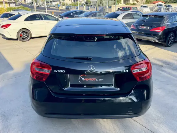 Mercedes-Benz A 180 2013 - 12999 EUR, 140000 km - AUTO.MOTO.pt - 140000km - foto 12 de 16