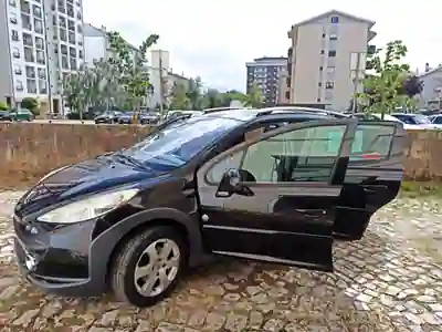 Peugeot 207 SW 2008 - 3500 EUR, 290000 km - AUTO.MOTO.pt - 290000km - foto 11 de 20