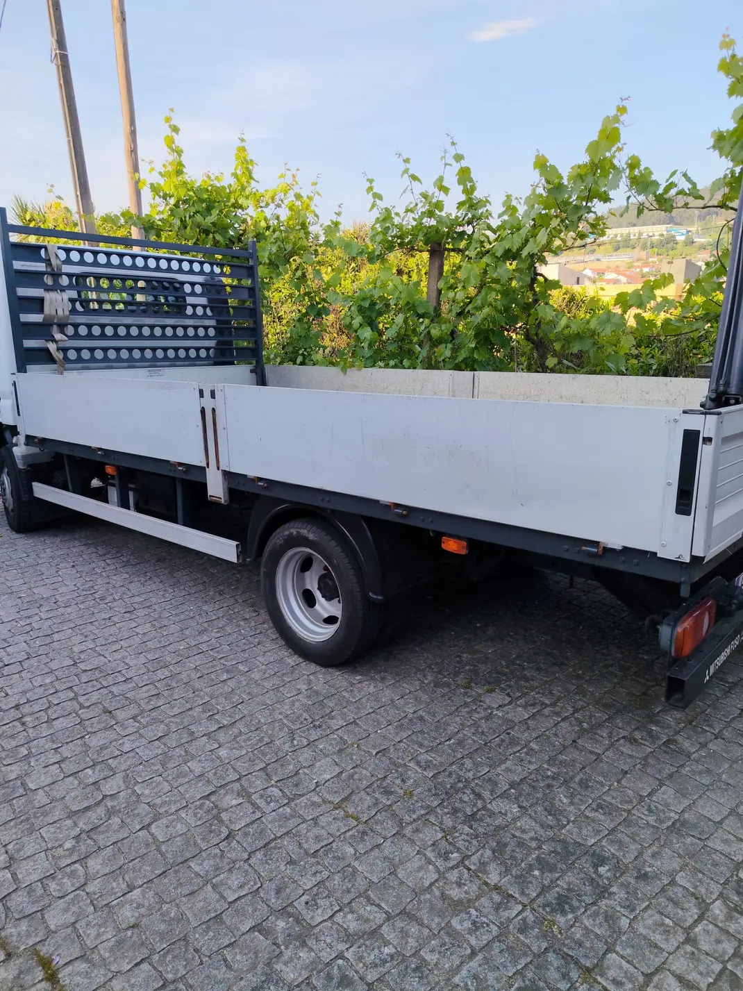 Mitsubishi Canter 3.0 Di-D Tribasculante 2009 - 23000 EUR, 88500 km - AUTO.MOTO.pt - 88500km - foto 12 de 12