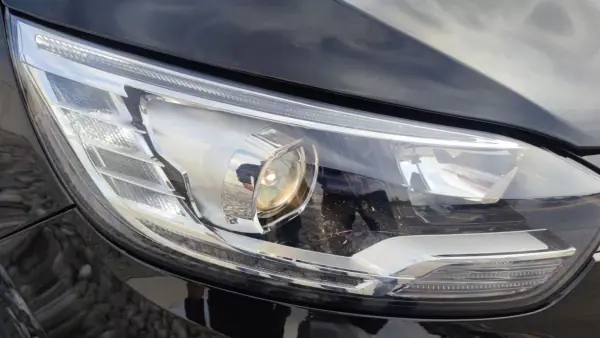 Renault Scénic 2017 - 12590 EUR, 172302 km - AUTO.MOTO.pt - 172302km - foto 22 de 38