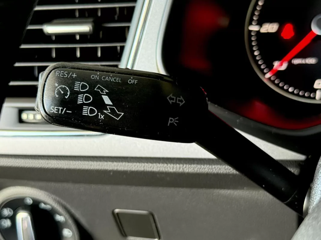 SEAT Leon 2015 - 14000 EUR, 181000 km - AUTO.MOTO.pt - 181000km - foto 72 de 92