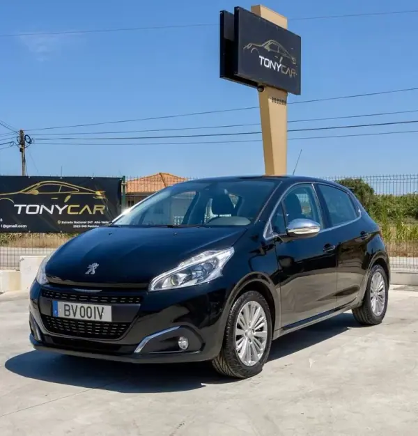 Peugeot 208 2015 - 9990 EUR, 152900 km - AUTO.MOTO.pt - 152900km - foto 22 de 24