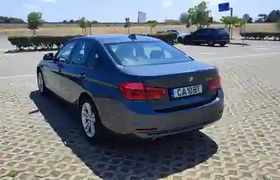 BMW 318 2016 - 16900 EUR, 140000 km - AUTO.MOTO.pt - 140000km - foto 3 de 12