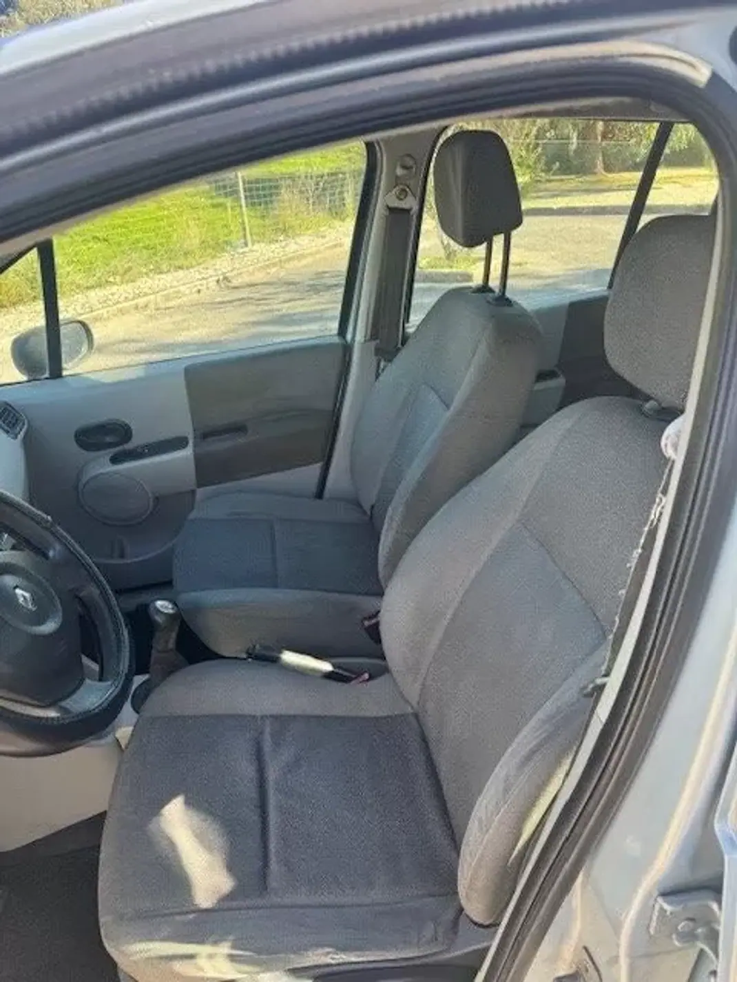 Renault Modus 2005 - 2500 EUR, 284633 km - AUTO.MOTO.pt - 284633km - foto 11 de 17