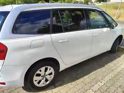 Citroën C4 Grand Picasso 2018 - 10890 EUR, 217500 km - AUTO.MOTO.pt - 217500km - foto 12 de 22