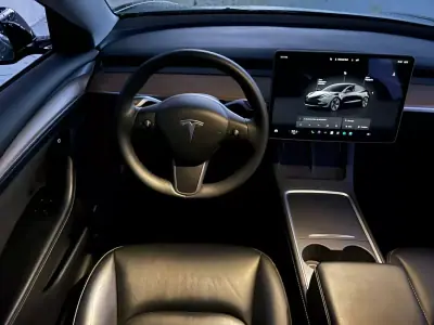 Tesla Model 3 2023 - 28900 EUR, 53000 km - AUTO.MOTO.pt - 53000km - foto 7 de 14