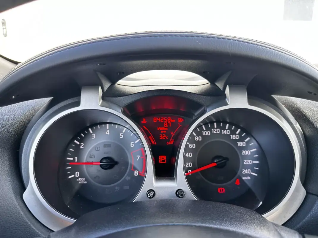 Nissan Juke 2017 - 12990 EUR, 84000 km - 84000km - foto 33 de 41