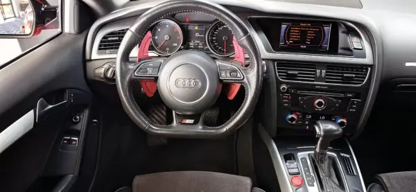 Audi A5 2012 - 18900 EUR, 178611 km - AUTO.MOTO.pt - 178611km - foto 27 de 32