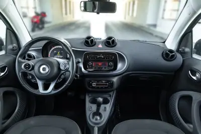 Smart ForTwo Coupé 2018 - 11950 EUR, 87000 km - 87000km - foto 11 de 15