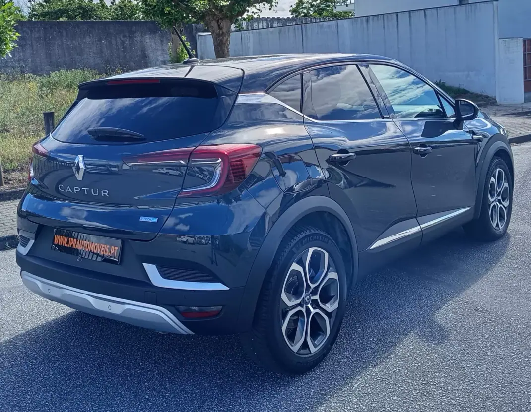 Renault Captur 2021 - 17990 EUR, 103270 km - AUTO.MOTO.pt - 103270km - foto 5 de 18