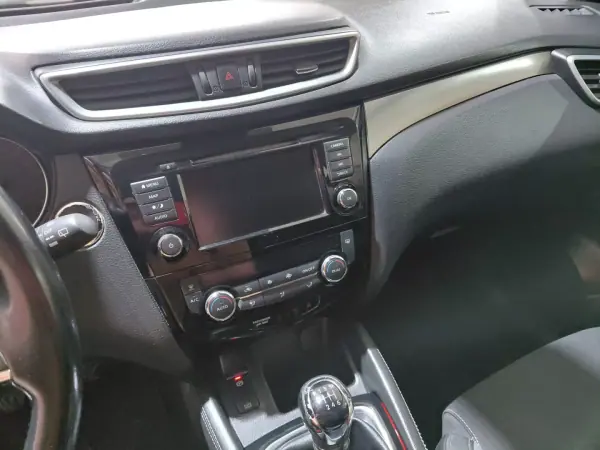 Nissan Qashqai 2018 - 18900 EUR, 99000 km - AUTO.MOTO.pt - 99000km - foto 10 de 16