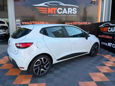 Renault Clio 2016 - 10900 EUR, 195181 km - AUTO.MOTO.pt - 195181km - foto 2 de 11
