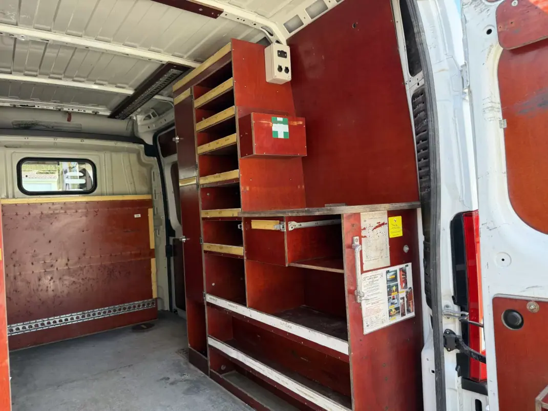 Citroën 2018 - 17500 EUR, 136874 km - AUTO.MOTO.pt - 136874km - foto 10 de 12