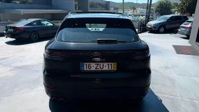 Porsche Cayenne 2020 - 54900 EUR, 160000 km - AUTO.MOTO.pt - 160000km - foto 3 de 14