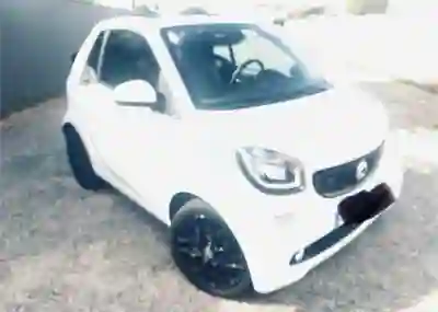 Smart Fortwo Cabrio 2019 - 9000 EUR, 150000 km - AUTO.MOTO.pt - 150000km - foto 2 de 15