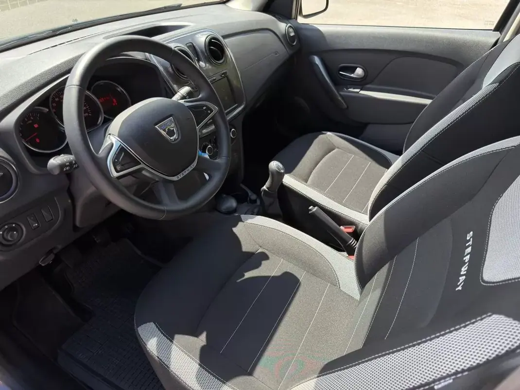 Dacia Sandero 2020 - 11900 EUR, 36911 km - AUTO.MOTO.pt - 36911km - foto 12 de 21