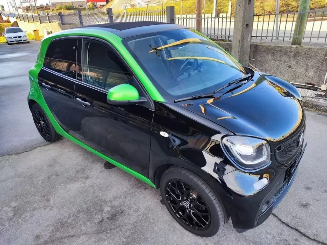 Smart ForFour 2017 - 13500 EUR, 44000 km - AUTO.MOTO.pt - 44000km - foto 13 de 46
