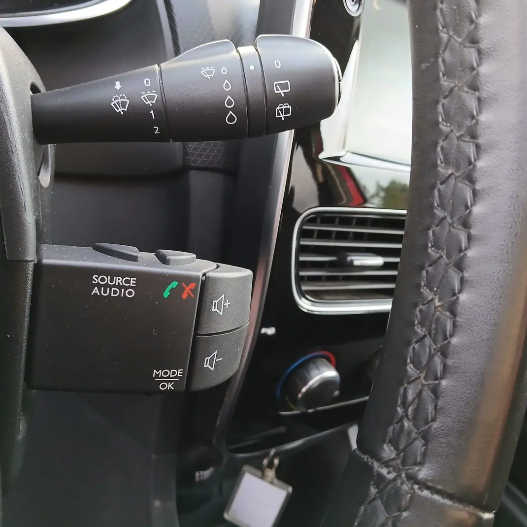 Renault Clio Sport Tourer 2019 - 12900 EUR, 109856 km - 109856km - foto 8 de 15