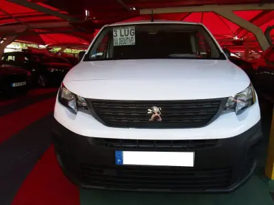 Peugeot Partner 2021 - 11899 EUR, 103100 km - foto 1 de 14