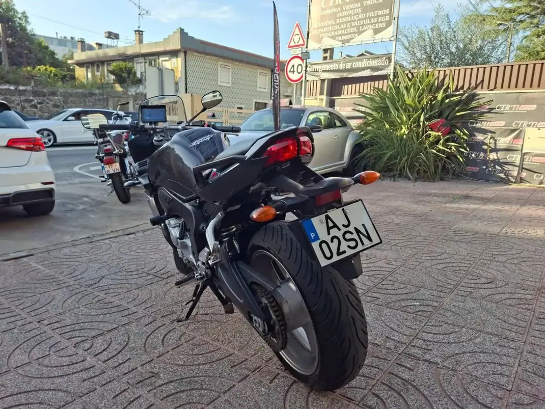 Yamaha FZ 6 R 2010 - 6000 EUR, 21000 km - 21000km - foto 4 de 12