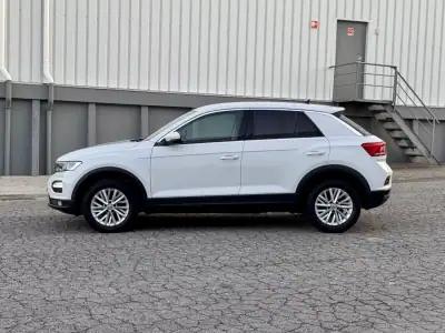 Volkswagen T-Roc 2020 - 23500 EUR, 88000 km - AUTO.MOTO.pt - 88000km - foto 3 de 27