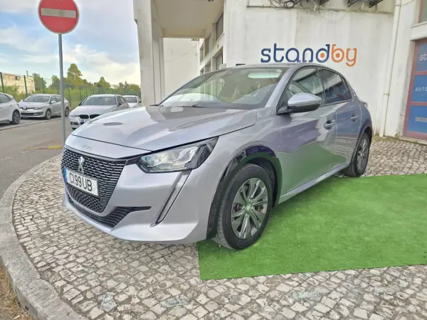 Peugeot e-208 2022 - 16950 EUR, 77000 km - AUTO.MOTO.pt - 77000km - foto 5 de 10