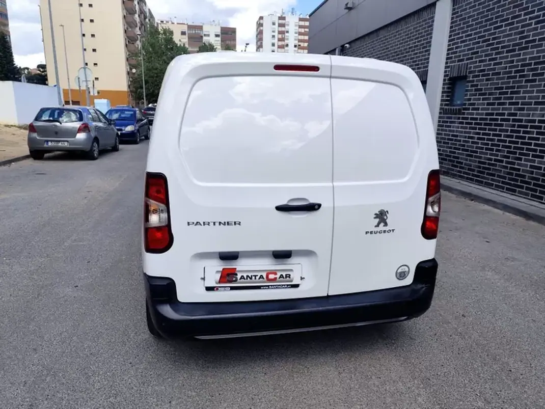 Peugeot Partner 1.6 HDI , 3 Lug. , Iva Dedutivel 2019 - 12480 EUR, 130000 km - AUTO.MOTO.pt - 130000km - foto 18 de 23