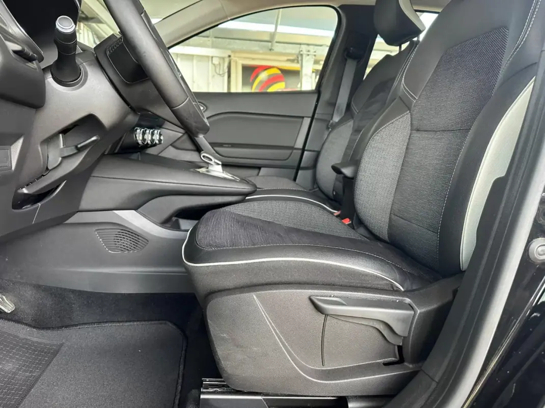 Renault Captur 2021 - 20900 EUR, 89427 km - AUTO.MOTO.pt - 89427km - foto 15 de 32