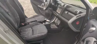 Smart Fortwo Cabrio 2010 - 6990 EUR, 155500 km - AUTO.MOTO.pt - 155500km - foto 17 de 37