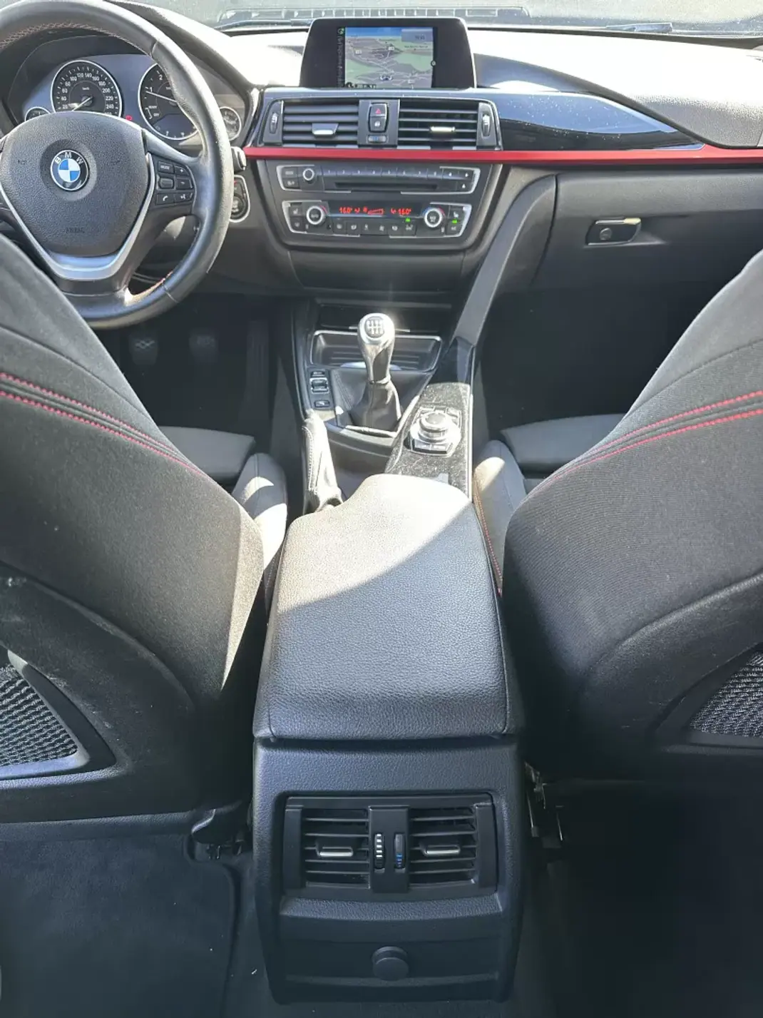 BMW 318 2014 - 11900 EUR, 250000 km - 250000km - foto 49 de 60