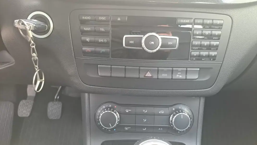 Mercedes-Benz B 180 2014 - 13890 EUR, 141469 km - AUTO.MOTO.pt - 141469km - foto 37 de 43