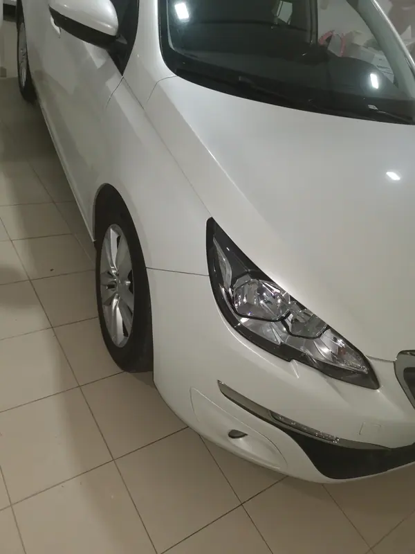 Peugeot 308 2014 - 7300 EUR, 160850 km - AUTO.MOTO.pt - 160850km - foto 10 de 10