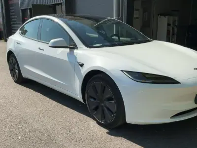 Tesla Model 3 2024 - 56621km