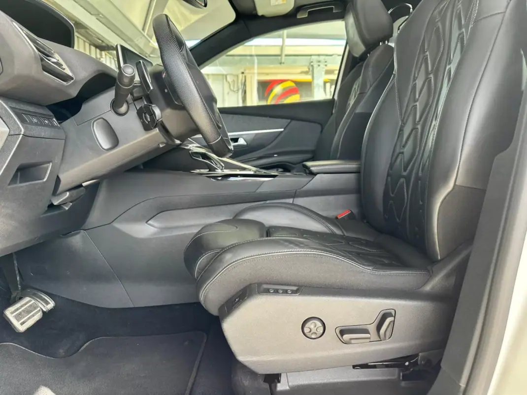 Peugeot 3008 2020 - 23900 EUR, 132834 km - AUTO.MOTO.pt - 132834km - foto 17 de 34