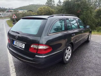 Mercedes-Benz E 200 2003 - 3900 EUR, 338200 km - AUTO.MOTO.pt - 338200km - foto 5 de 14