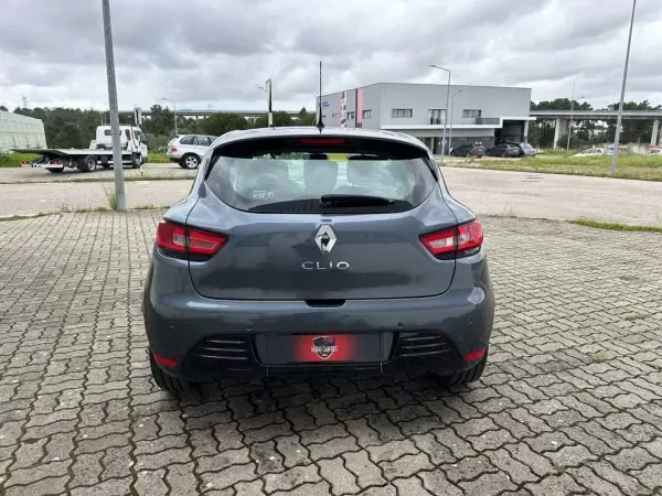 Renault Clio 2019 - 11490 EUR, 113000 km - AUTO.MOTO.pt - 113000km - foto 5 de 19